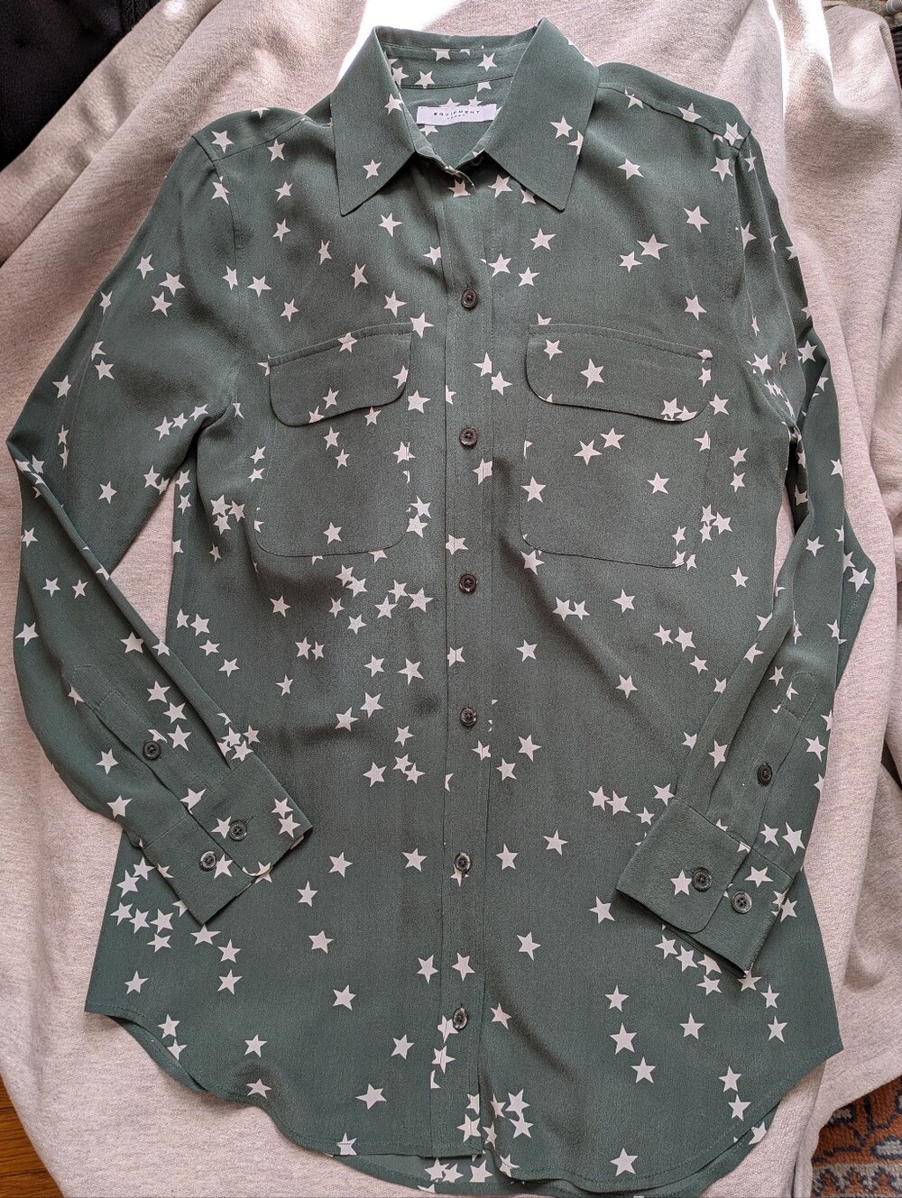Equipment Signature Slim Silk Blouse Green White Stars XXS